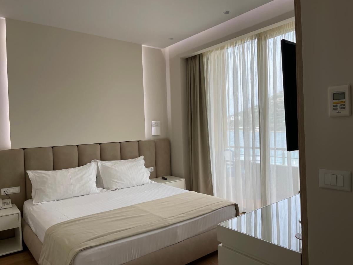 Paradise Beach Hotel Radhimë エクステリア 写真
