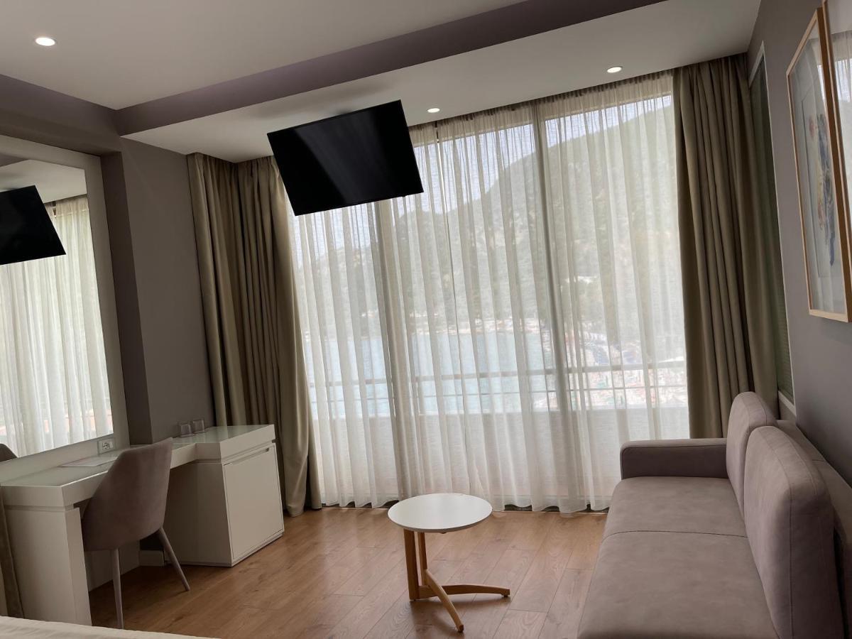 Paradise Beach Hotel Radhimë エクステリア 写真
