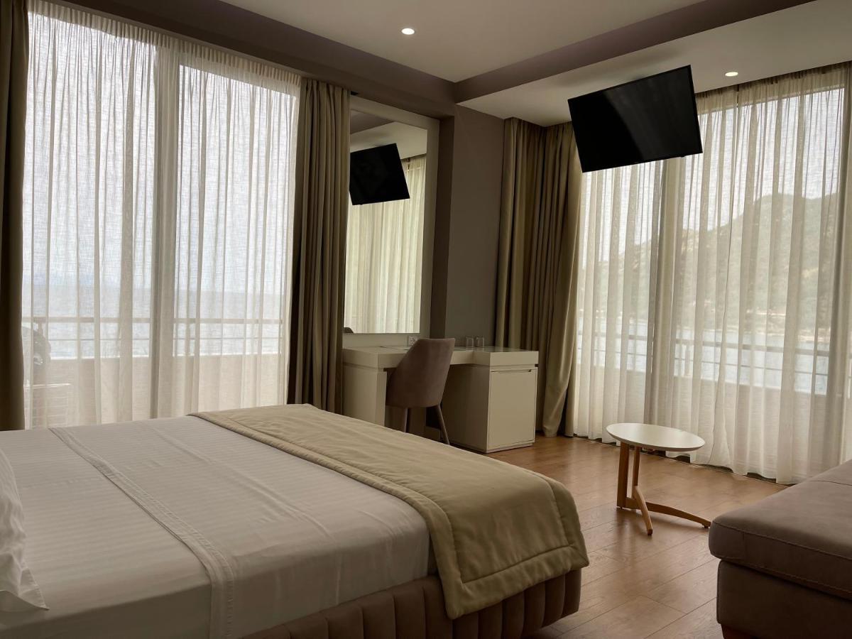 Paradise Beach Hotel Radhimë エクステリア 写真