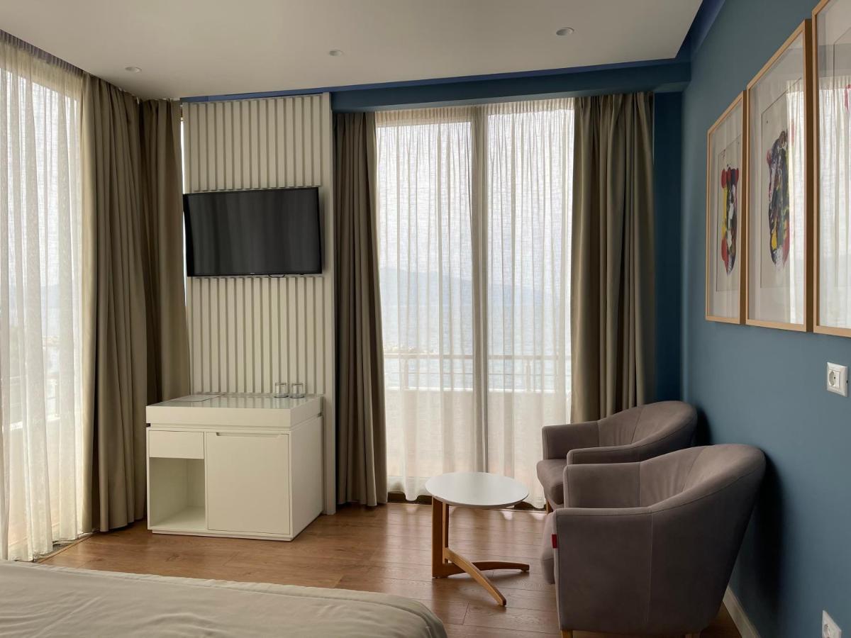 Paradise Beach Hotel Radhimë エクステリア 写真