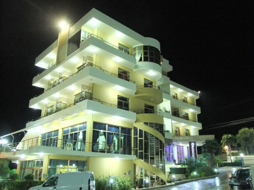 Paradise Beach Hotel Radhimë エクステリア 写真