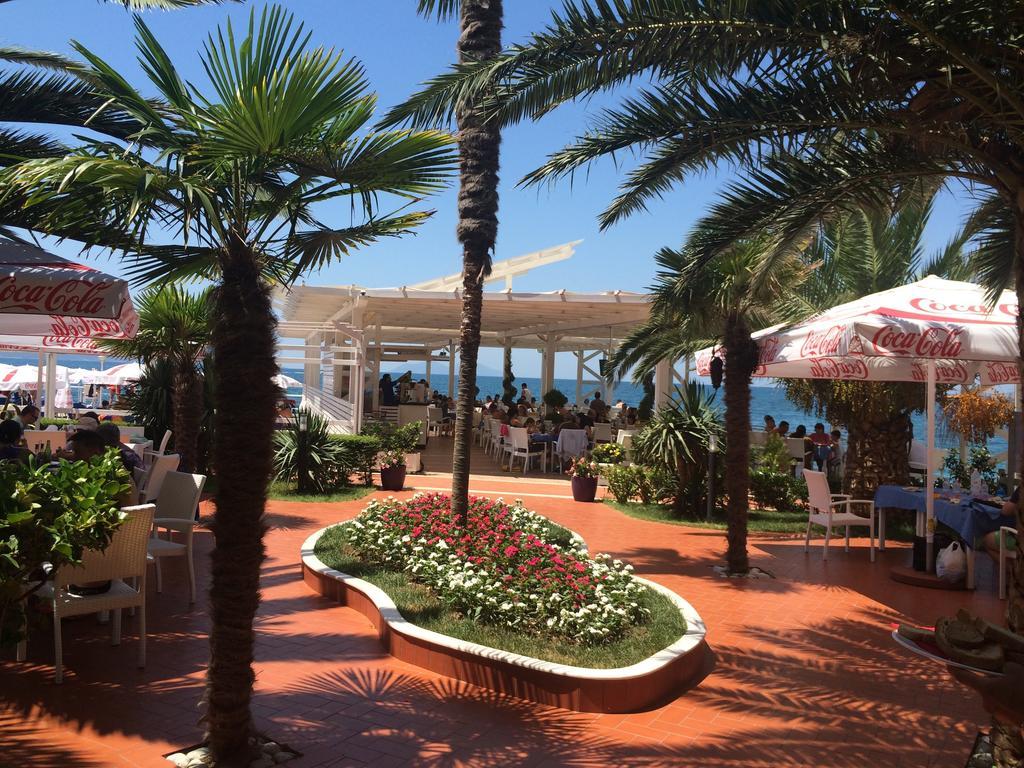 Paradise Beach Hotel Radhimë エクステリア 写真