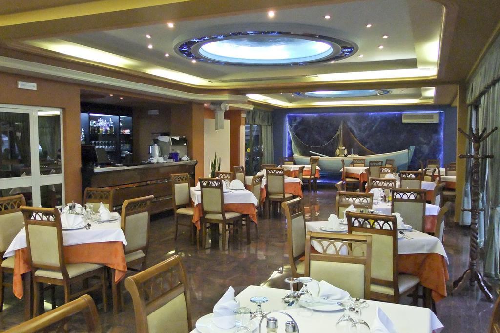 Paradise Beach Hotel Radhimë エクステリア 写真